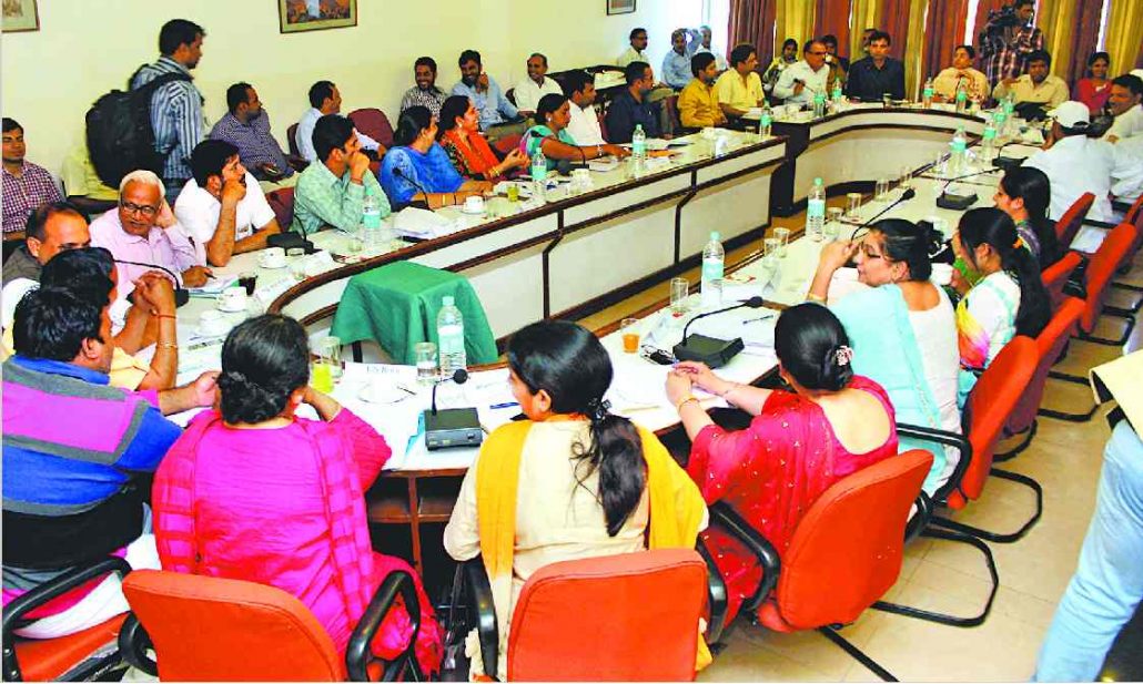 कुमारस्वामी के सत्संग के लिए निगम ने कुमारस्वामी को ही दिया जबरन वसूली का ठेका