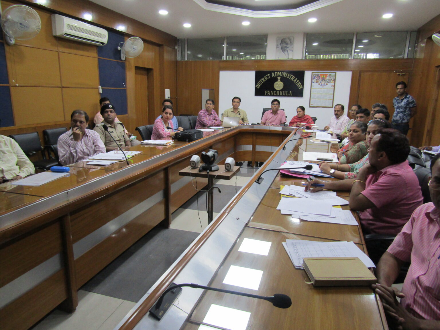 26 जनवरी तक अपने अपने जिलों को स्ट्रे कैटल फ्री बनाने के लिए कार्रवाई करें : प्रधान सचिव राकेश गुप्ता