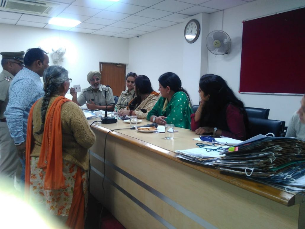 40 से अधिक नारी उत्पीड़न की शिकायतों पर शिघ्रातिशीघ्र कारवाई के आदेश