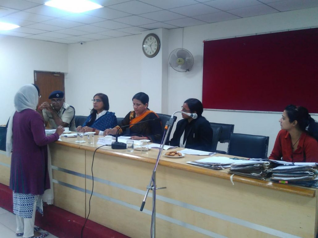 नारी उत्पीड़न की 37 शिकायतों की सुनवाई की गयी