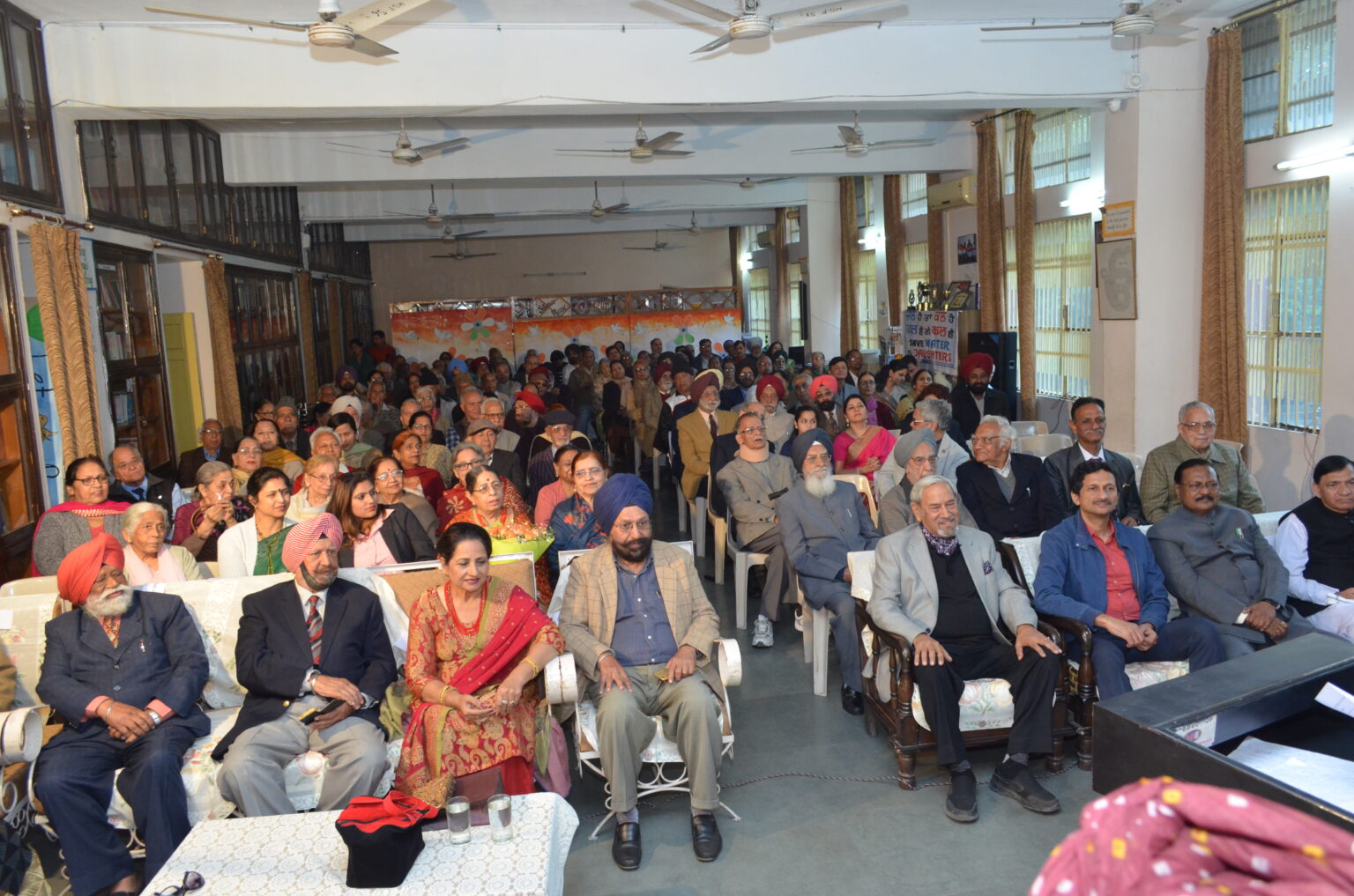 विश्व मानवाधिकार दिवस पर बच्चों को किया जागरूक