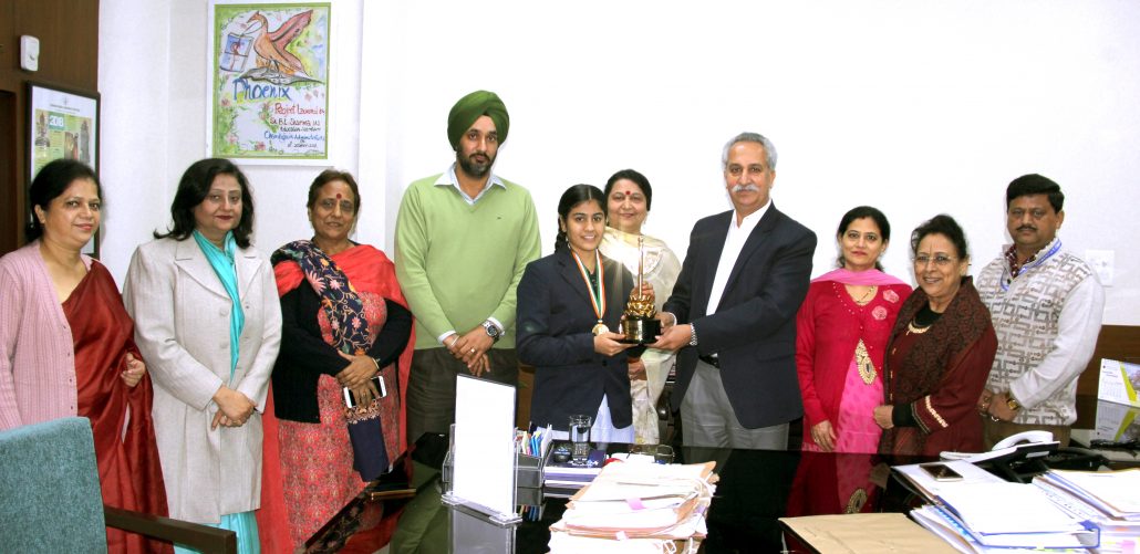 Harsimranjot Kaur student of GGMSSS-18 bagged 1st position in Music (Vocal) in National level Kala Utsav