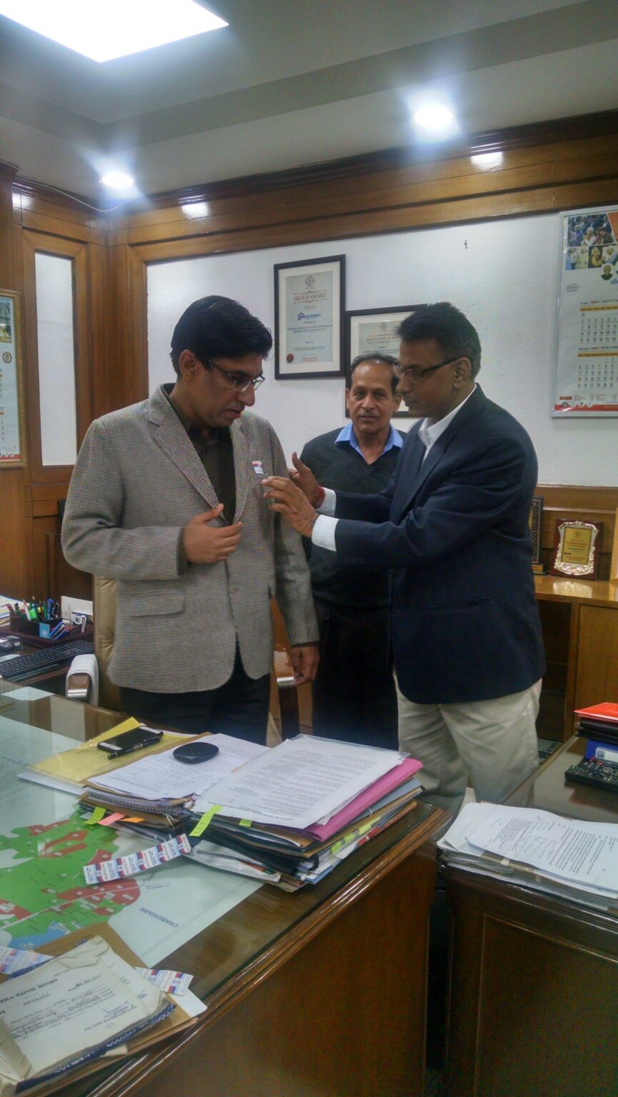 हम अपने सैनिकों के बलिदान और सेवाओं का कर्ज तो नहीं उतार सकते, लेकिन उन्हें बेहतर सुविधाएं व सम्मान देकर उनके प्रति अपना फर्ज निभा कर सरानहीय कार्य कर सकते हैं: मुकुल कुमार