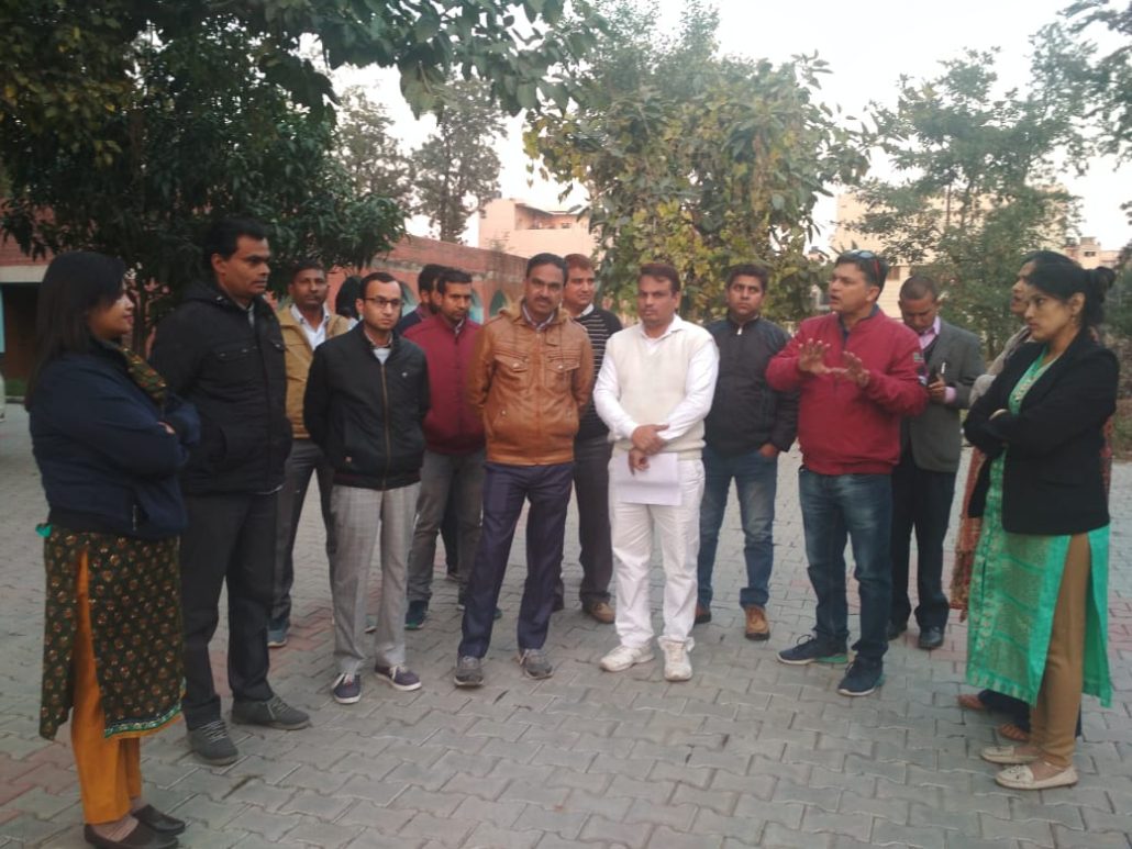 जातिवादी प्रताड़ना व तिरष्कार के विरोध मे दोषियों के खिलाफ सख्त कानूनी कार्यवाही करवाने के लिये प्रदर्शन