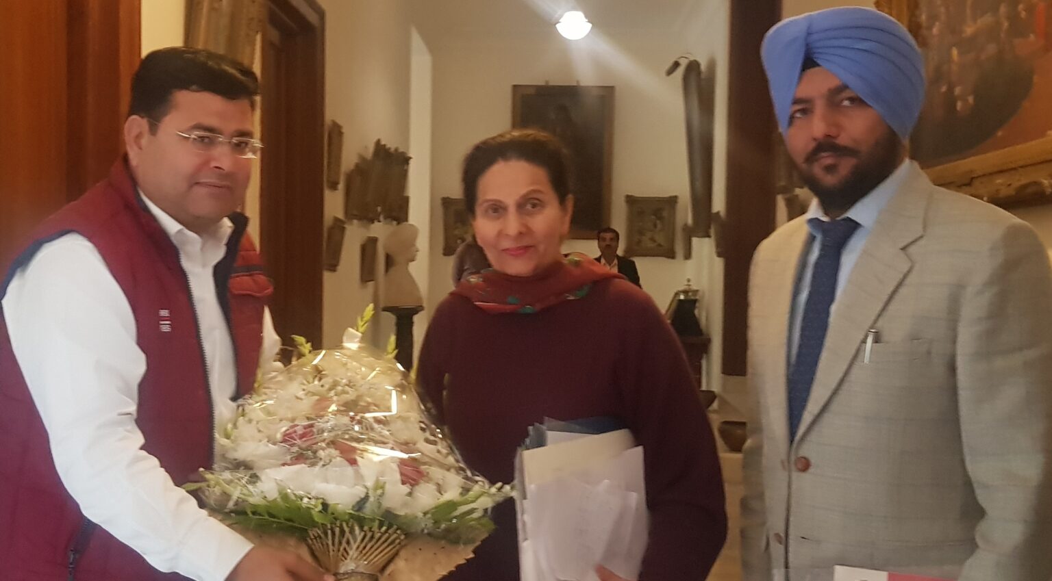 A delegation of PUCA meets Preneet Kaur