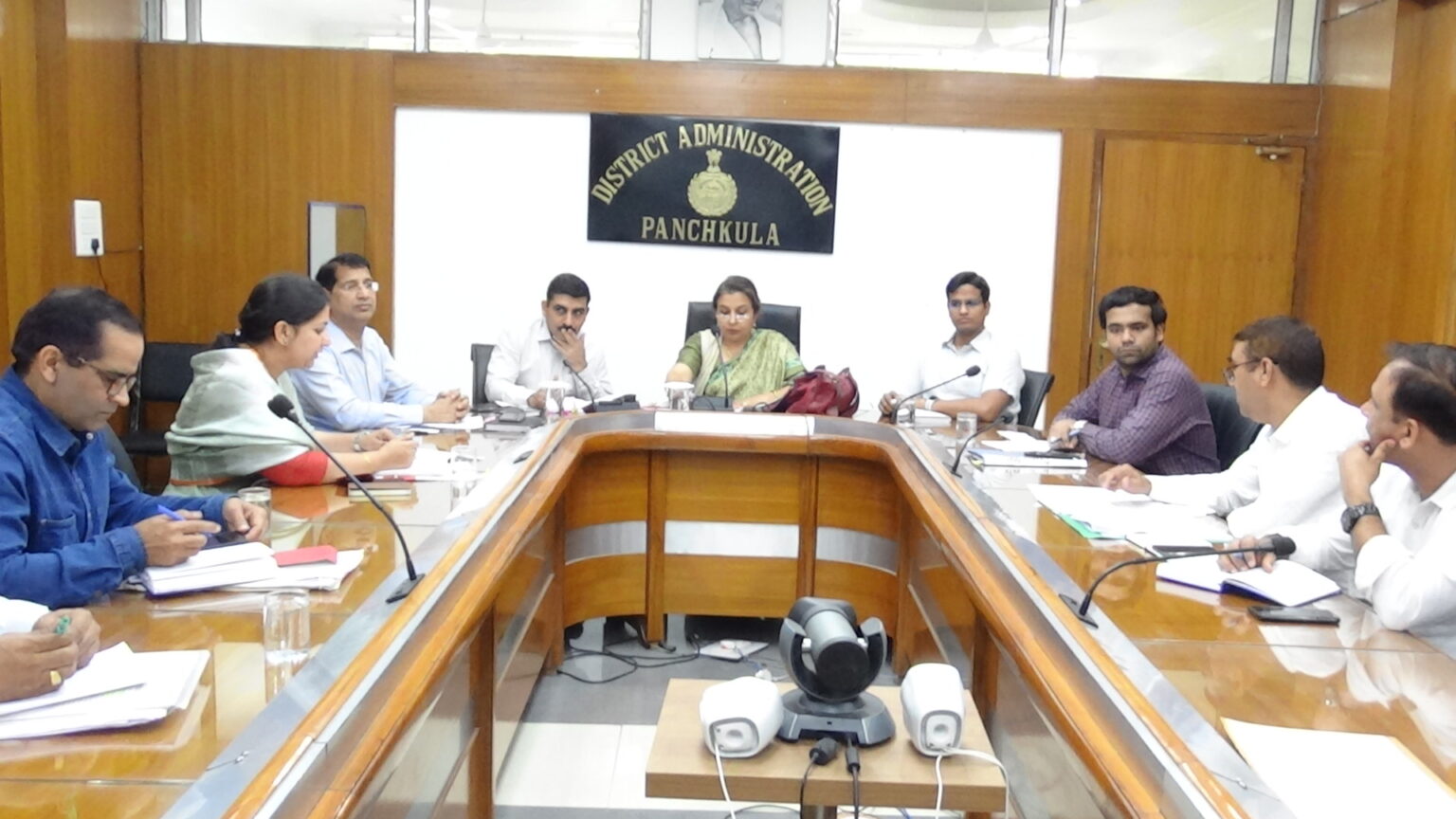 राजनेता एवं दल आचार संहिता का उल्लंघन न करें