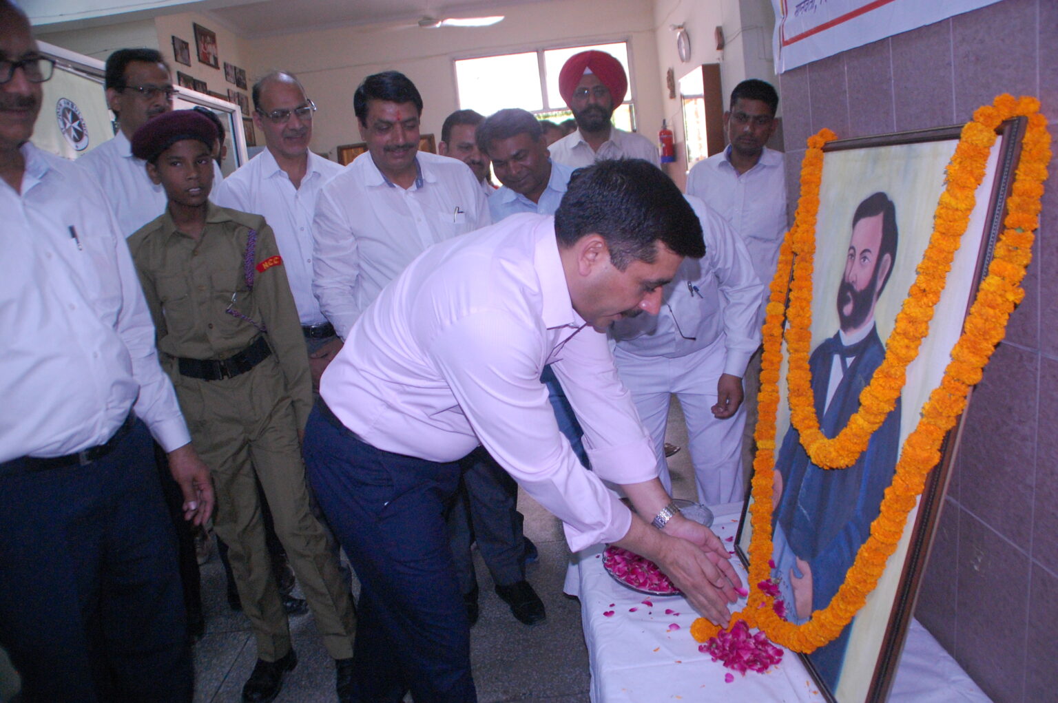 प्रत्येक साधन संपन्न व्यक्ति को समाज सेवा में अपना सहयोग देना चाहिए: डॉ॰ बलकार सिंह