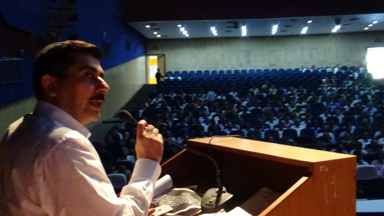 चुनाव डयूटी पर तैनात कर्मियों को दिया गया प्रशिक्षण- उपायुक्त