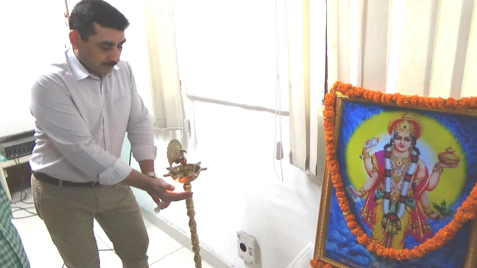 जीवन को सुखद, स्वस्थ व सरल बनाये रखने का एकमात्र उपाय नियमित योग है: डाॅ॰ बलकार सिंह