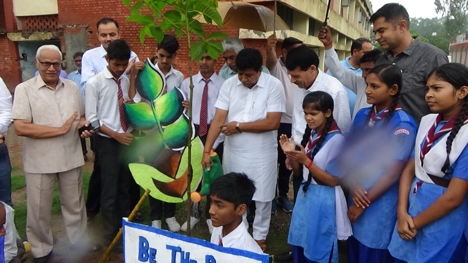 पर्यावरण सुरक्षा के लिये प्रत्येक व्यक्ति लगाये पौधे- ज्ञानचंद गुप्ता