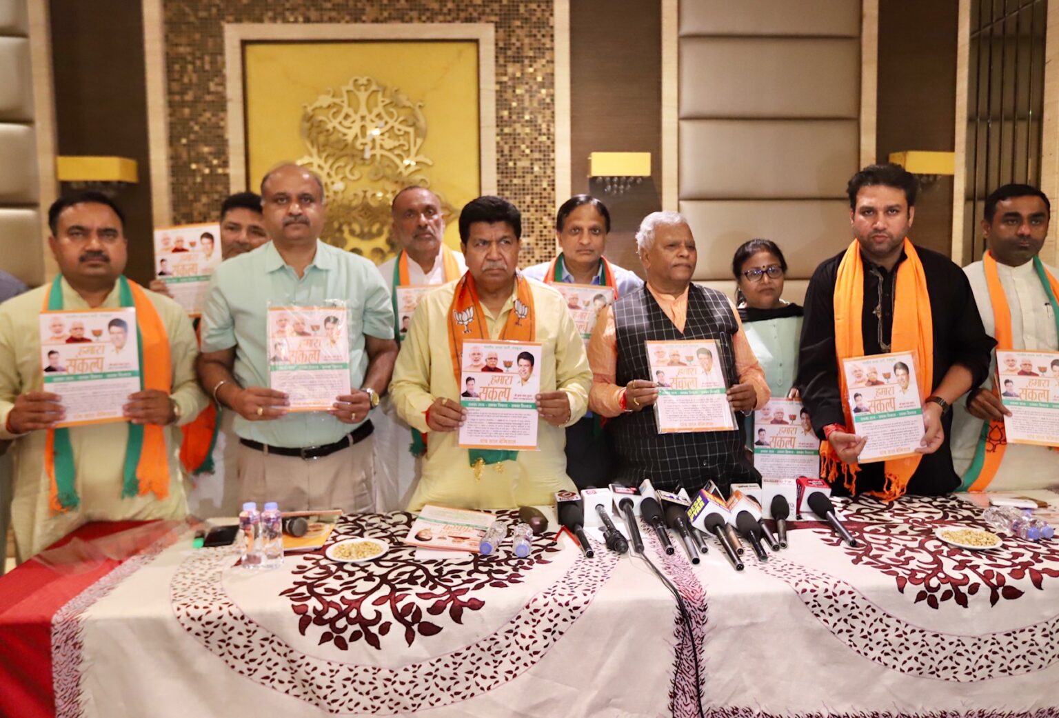 भाजपा का संकल्प पत्र ज्ञानचंद ने बच्चों, युवाओं और बुजुर्गों तक सबका रखा ध्यान पंचकूला को स्मार्ट सिटी घोषित करवाने के लिए मैं प्रतिबद्ध: ज्ञानचंद गुप्ता