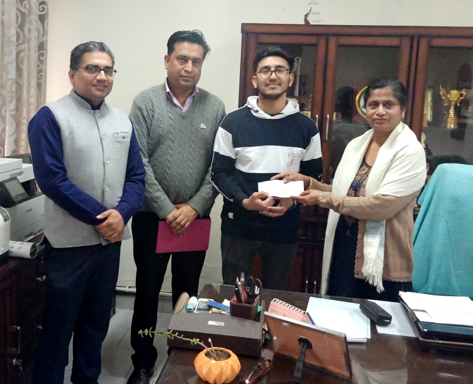UIET student receives cash prize for excellent GATE result