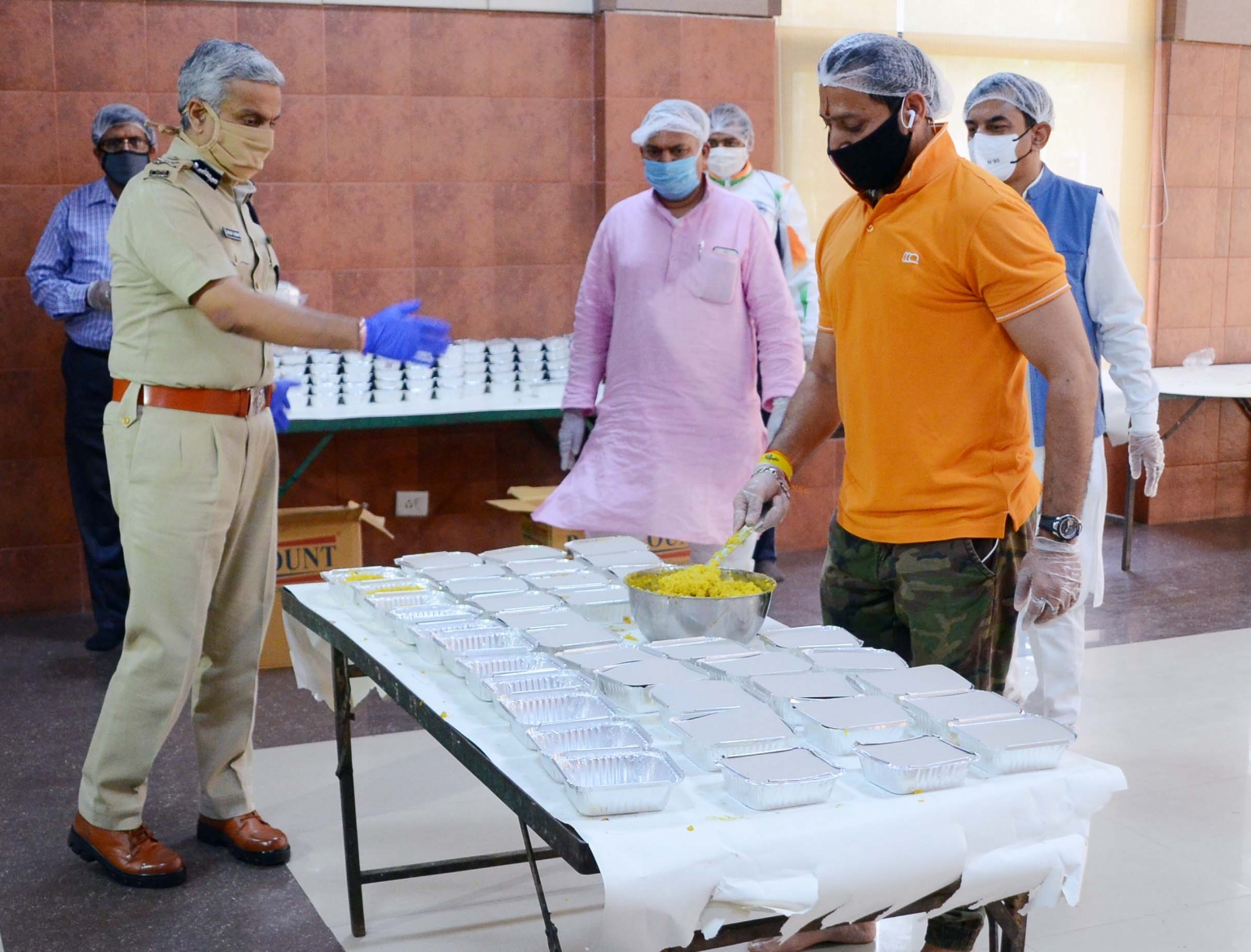 आपातकाल में जरूरतमंदों की भूख मिटाना सबसे बड़ा दान: डीजीपी बेनीवाल