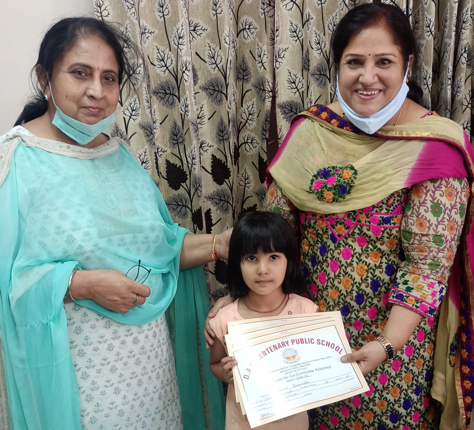 पूर्णिता ने स्कूली ऑनलाइन प्रतियोगिताओं में किया प्रथम व द्वितीय स्थान हासिल