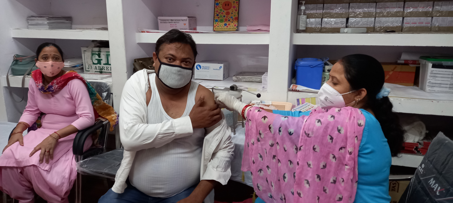 इस महामारी में कोरोना वैक्सीन को अवश्य लगवाएं: सिसोदिया