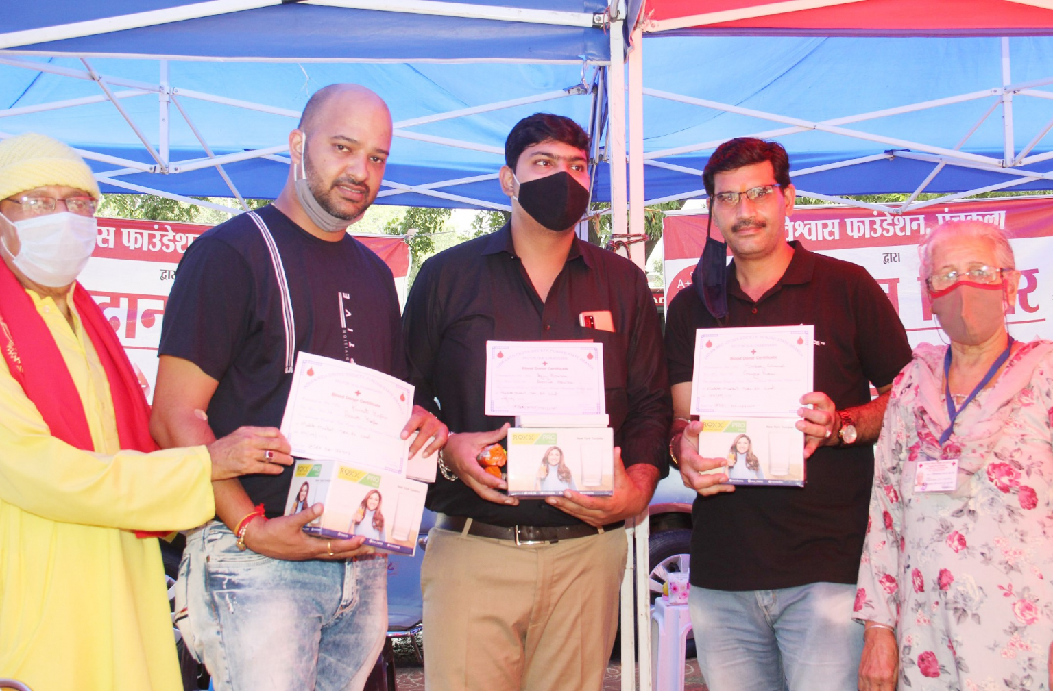 ਵਿਸ਼ਵਾਸ ਫਾਉਂਡੇਸ਼ਨ ਵੱਲੋਂ ਮੋਬਾਈਲ ਮਾਰਕੀਟ ਚੰਡੀਗੜ੍ਹ ਵਿੱਚ ਖੂਨਦਾਨ ਕੈਂਪ ਲਗਾਇਆ ਗਿਆ