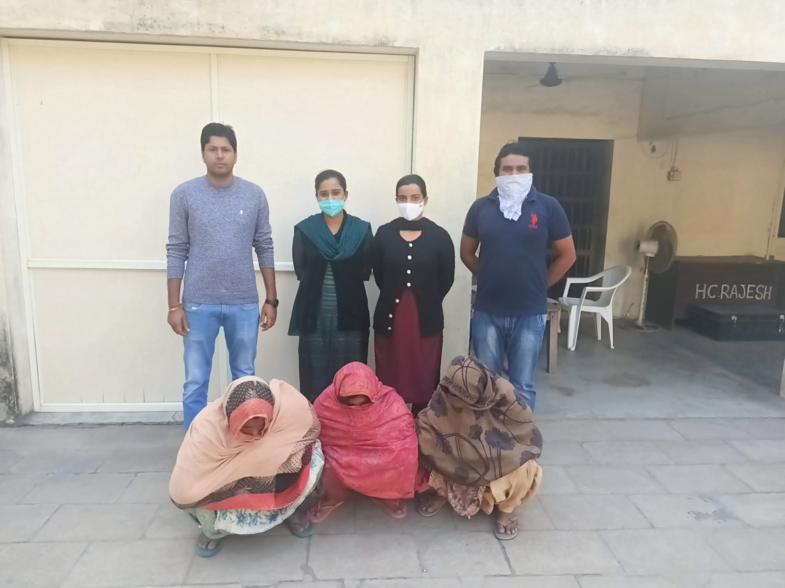 क्राईंम ब्रांच पंचकूला नें सोनें के गहनें चोरी करनें वालें गिरोह का पर्दाफाश करतें हुए तीन महिलाओ को किया काबू  ।