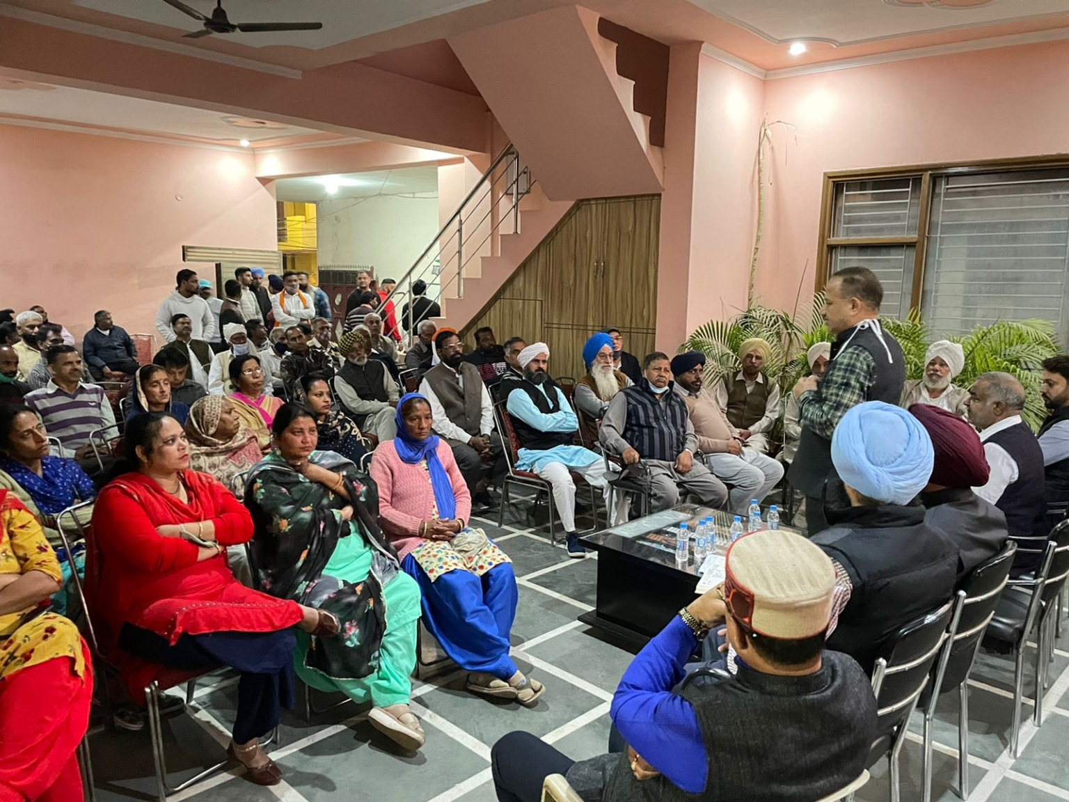 अरुण सूद ने धनास में  कार्यकर्ताओं के साथ की बैठक