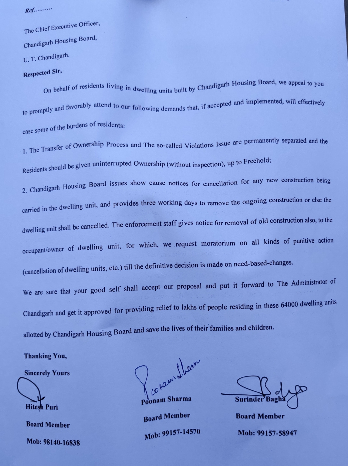 चंडीगढ़ हाउसिंग बोर्ड के तीनों गैर सरकारी निदेशकों ने सी ई ओ सी एच बी की सौंपा ज्ञापन