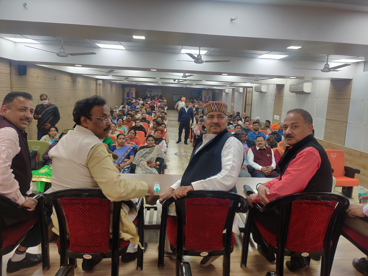 पूर्व संगठन महामंत्री दिनेश कुमार को चंडीगढ़ भाजपा ने किया सम्मानित