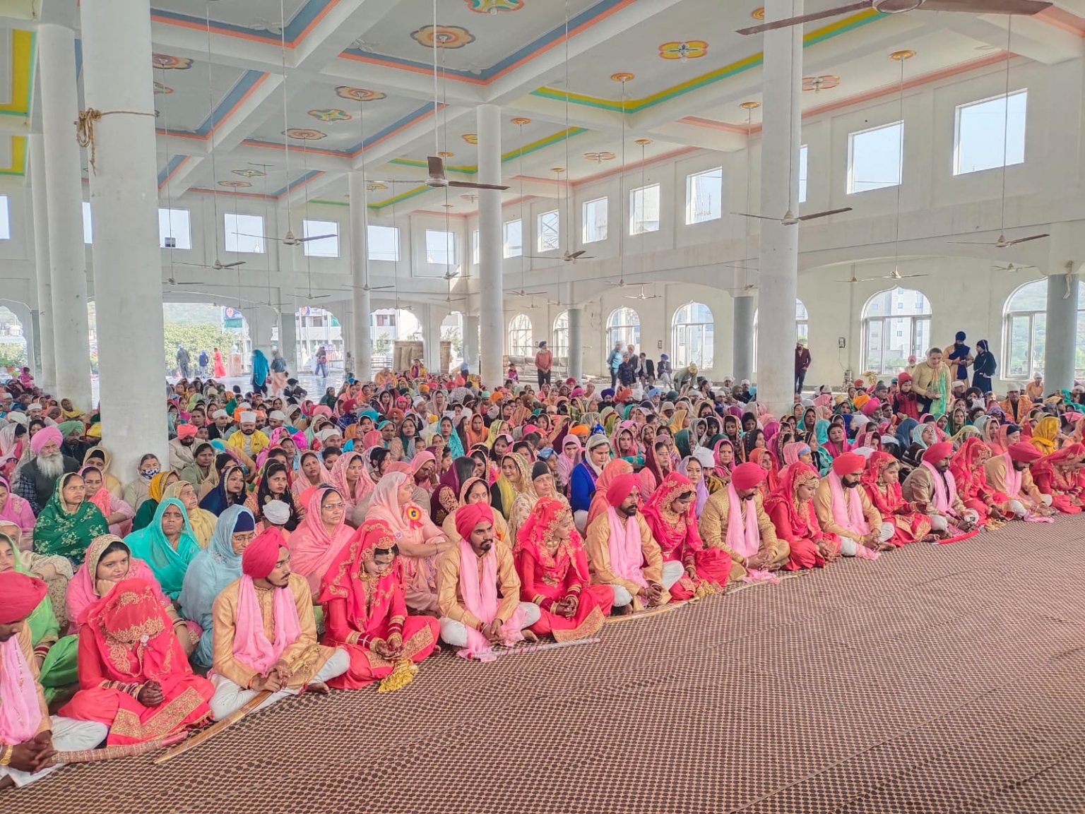 गुरु संगत वेलफेयर सोसाइटी द्वारा कराया गया 15 जरूरतमंद लड़कियों का सामूहिक आनंद कारज