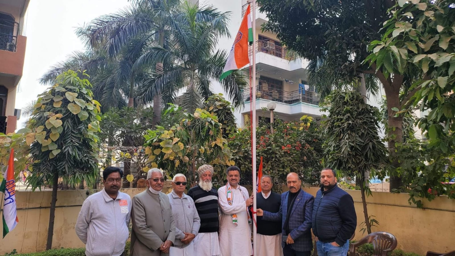 विजय बंसल ने कांग्रेस पार्टी का 137 वा स्थापना दिवस मनाया