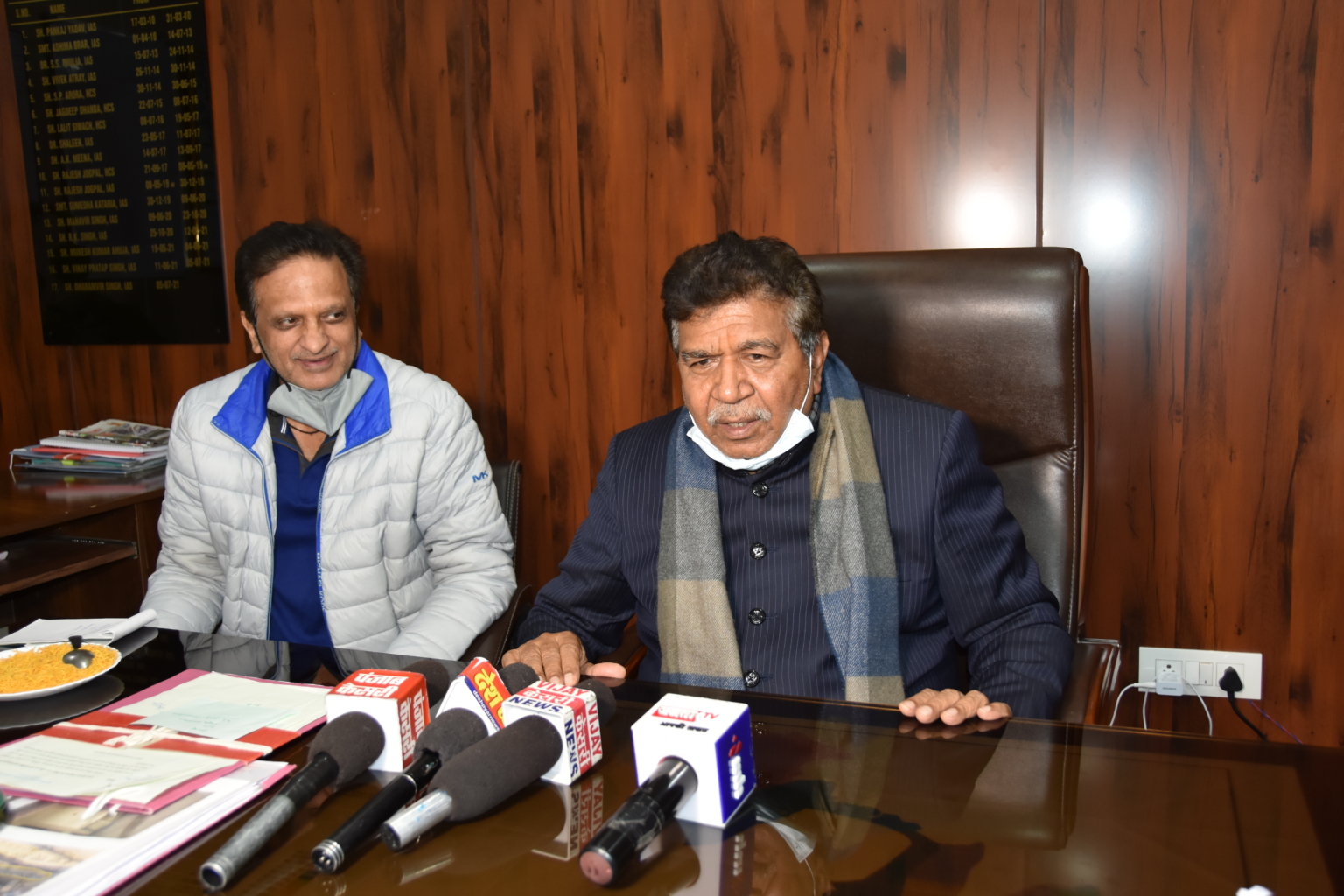 हरियाणा विधानसभा अध्यक्ष श्री ज्ञानचंद गुप्ता ने सेक्टर-14 स्थित नगर निगम कार्यालय का किया औचक निरीक्षण