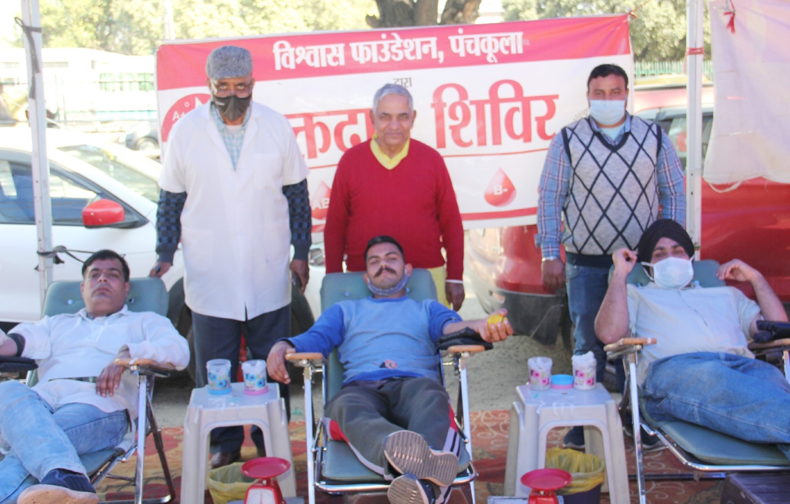 55 youth donated blood in mobile market sector 22B Chandigarh