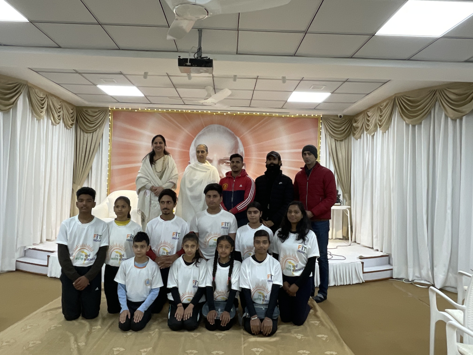 ब्रह्माकुमारी ईश्वरीय विश्वविद्यालय के सेवा केंद्र ग्लोबल पीस हाउस, से. 15 में सूर्य नमस्कार कार्यक्रम आयोजित