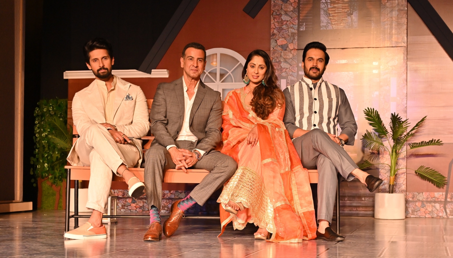 क्या माता पिता के प्यार का कर्ज चुकाना नहीं बनता बच्चों का फर्ज?