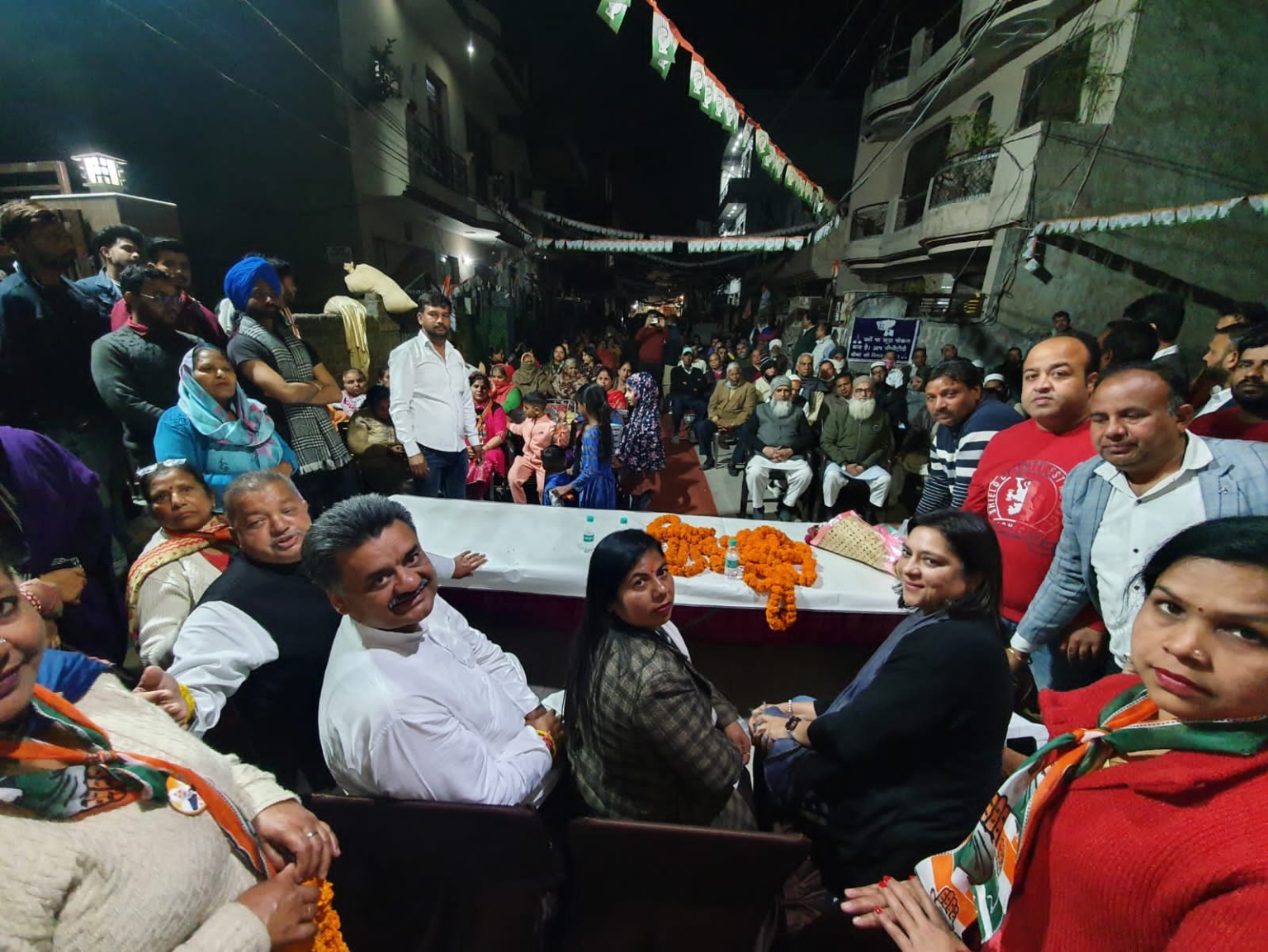 पूर्व उपमुख्यमंत्री चंद्रमोहन जी के साथ पूर्व सांसद प्रिया दत्त जी भी मोजुद थी