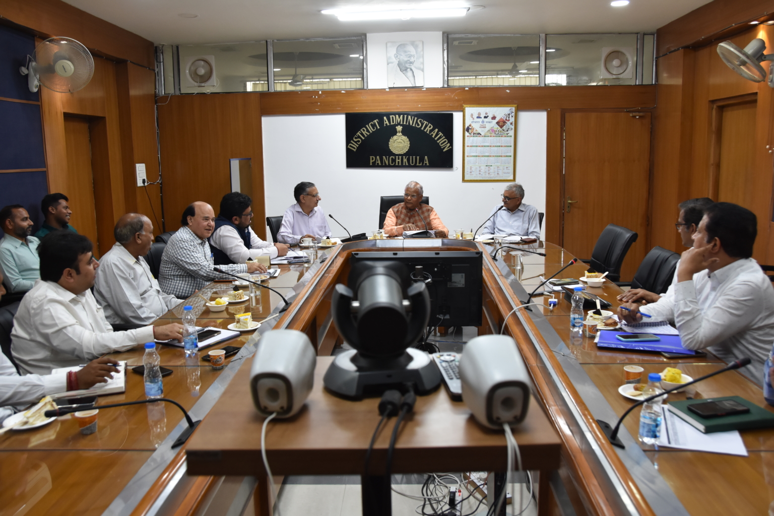 पंचकूला जिले में बिजली की व्यवस्था को सुचारू रूप से करने के लिये जिला बिजली कमेटी के चेयरमैन व अंबाला सांसद रतनलाल कटारिया की अध्यक्षता में हुई बैठक