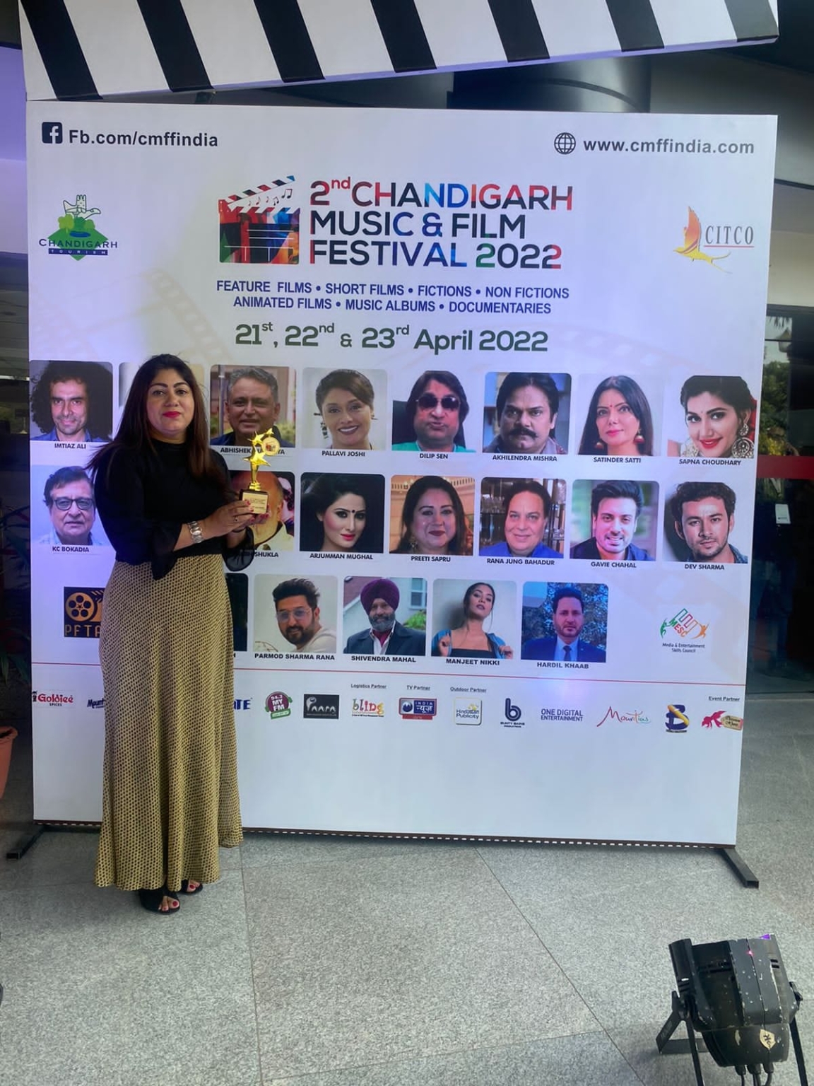 हैलो इण्डिया सॉन्ग की रचयिता नेहा सरोज वर्मा चण्डीगढ़ म्यूजिक एंड फिल्म फेस्टिवल में हुईं पुरस्कृत 