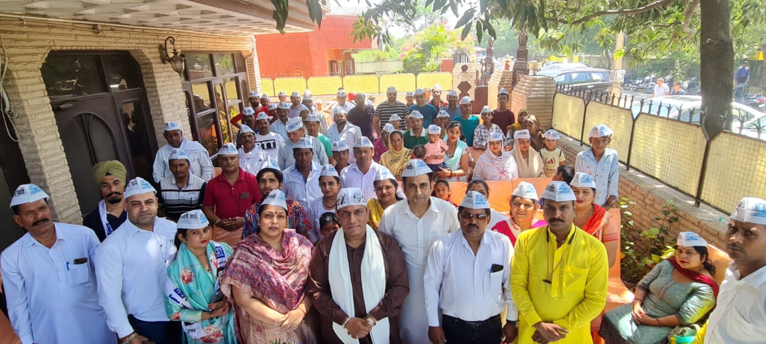 दिन प्रतिदिन बढ़ती महंगाई ने सभी खासकर महिला वर्ग को परेशान कर दिया है: योगेश्वर शर्मा
