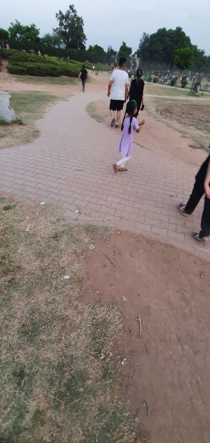 शिवालिक गार्डन की खस्ता हालत सुधारने के लिए एसई से लगाई गुहार