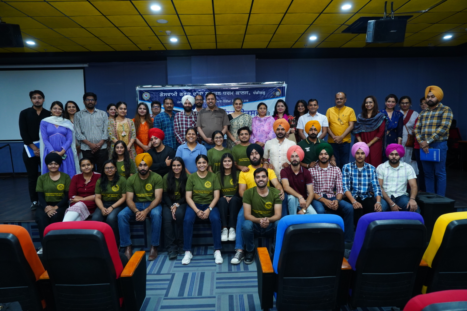 स्टूडेंट्स की संगीतमय प्रस्तुति के साथ एसडी कॉलेज में संपन्न हुआ लिट्रेचर फेस्ट