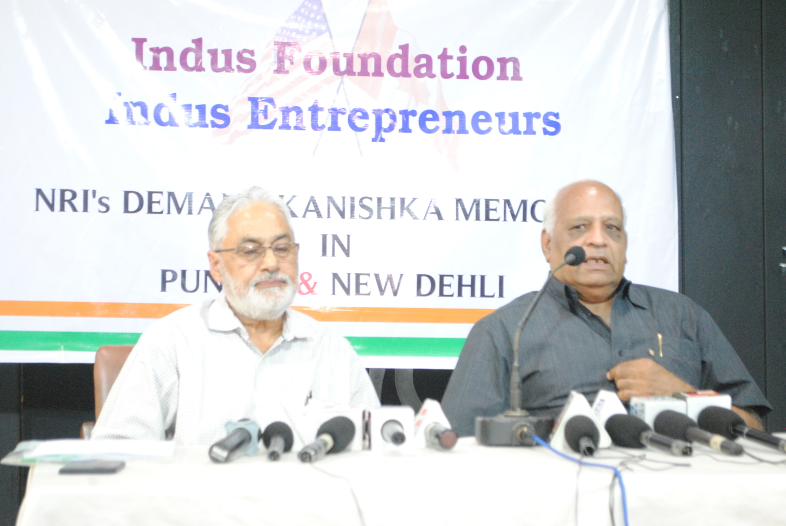 सरकारी जमीनों के कब्जे छुड़ाने का पंजाब सरकार का प्रयास सराहनीय :विक्रम बाजवापंजाब में एनआईआर सभा को भंग करने व कनिष्क आतंकी हमले के शहीदों की याद में स्मारक बनाने की मांग उठाई