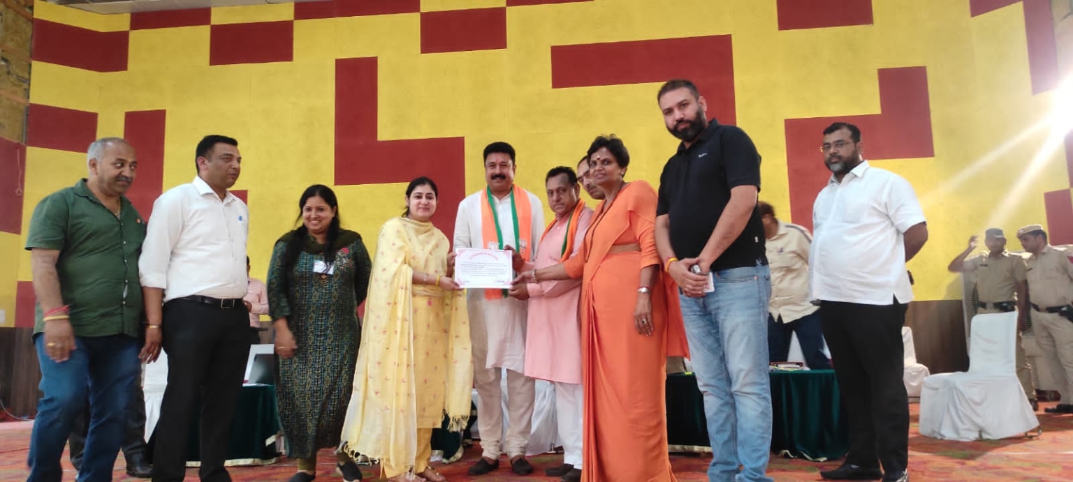 कार्यकर्ताओं की मेहनत के बल पर ही निकाय चुनावों में मिली जीत: ज़िलाध्यक्ष अजय शर्मा