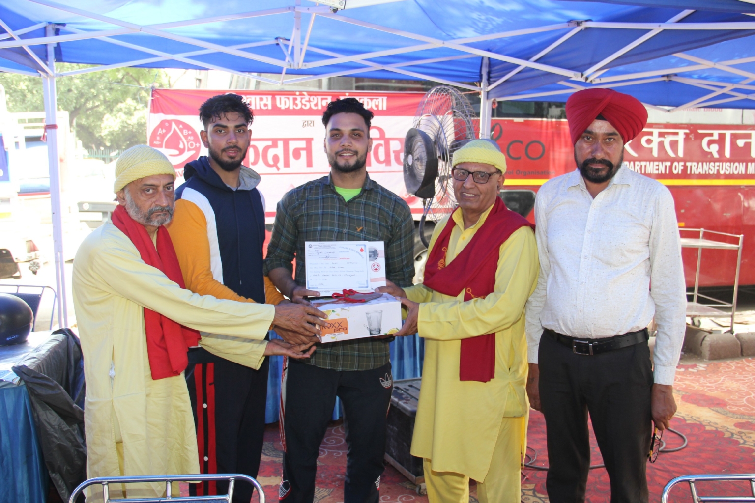 विश्व रक्तदाता दिवस के उपलक्ष्य पर 261 रक्तदताओं ने किया रक्तदान