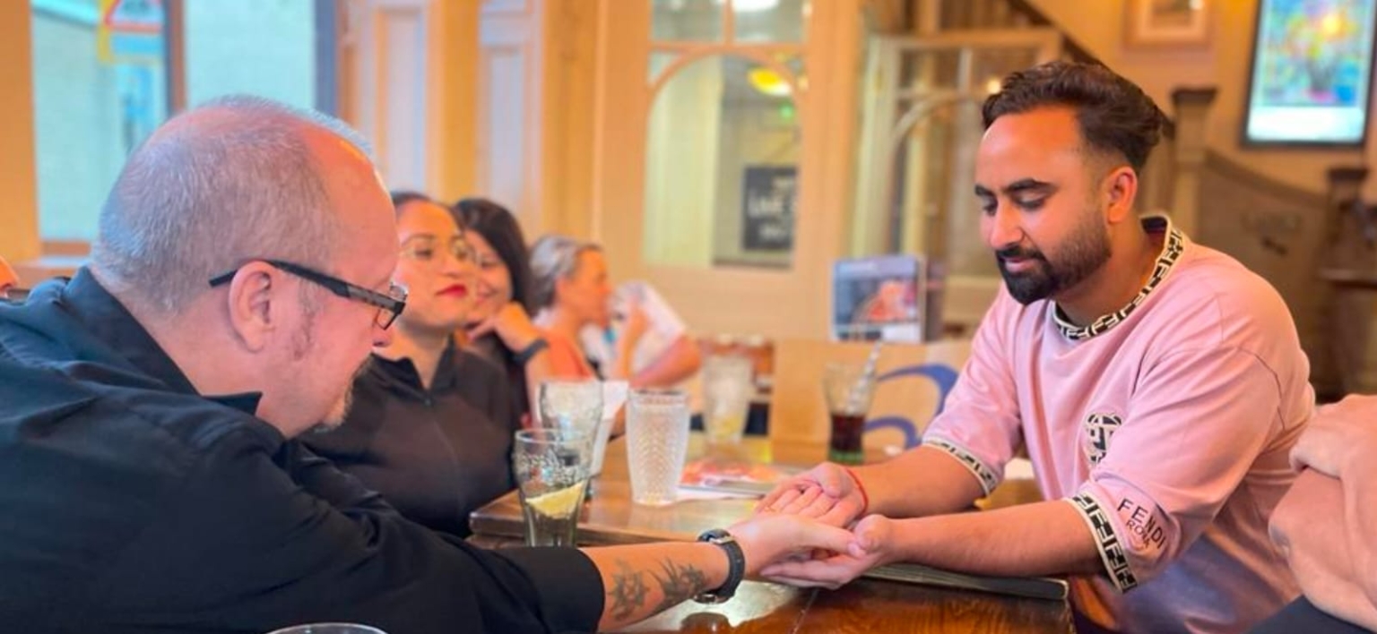 Astrologer R.Vee Vashisht gets good response in England