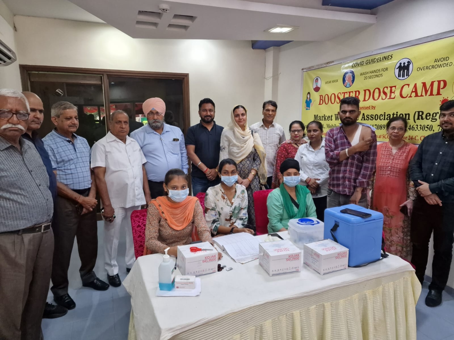 मार्किट वेलफेयर एसोसिएशन सेक्टर 24 ने लगाया बूस्टर डोज वैक्सीनेशन कैम्प: