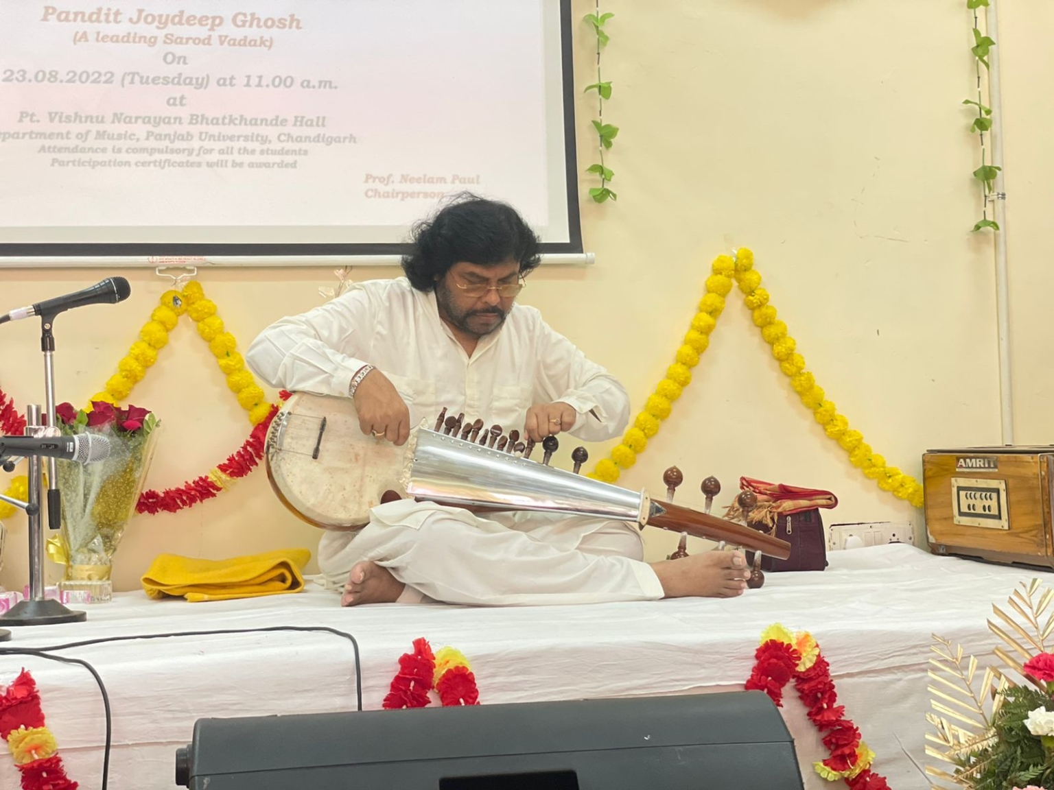 Demonstration-cum-lecture lecture by Pandit Joydeep Ghosh