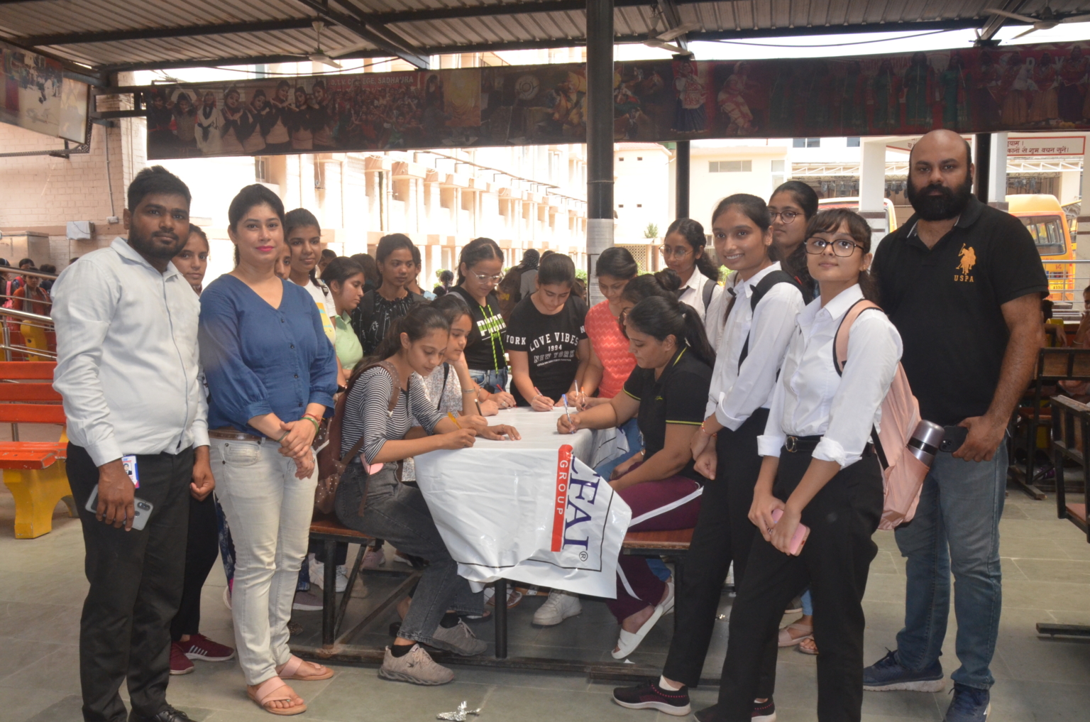 डीएवी गर्ल्स कॉलेज में शिक्षकों के सम्मान में कार्यक्रम का आयोजन