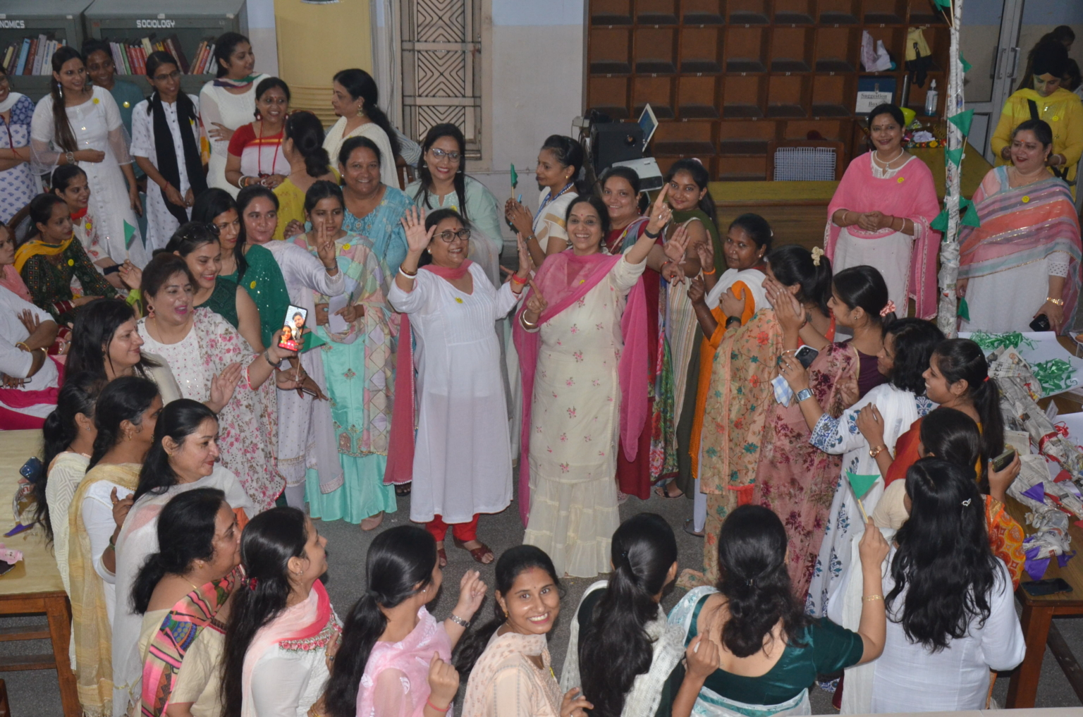 डीएवी गर्ल्स कॉलेज में हुआ शिक्षक पर्व का आयोजन