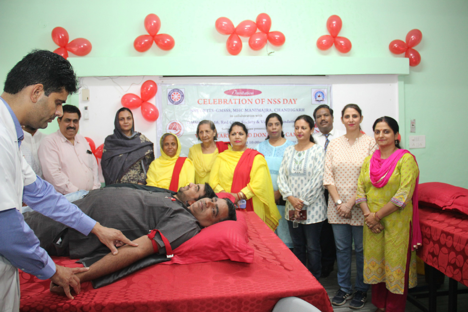 गवर्नमेंट मॉडल सीनियर सेकन्डेरी स्कूल एमएचसी मनीमाजरा में किया 31 रक्तदानियों ने किया रक्तदान