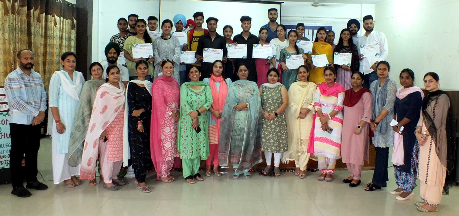 प्रतियोगिता में नियमित रूप से हिस्सा लेने से नेतृत्व गुण का होता है विकास: प्रिंसीपल डॉ हरीश कुमारी