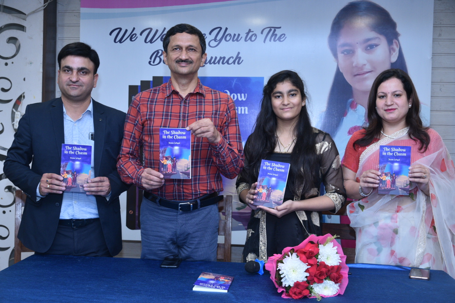 चंडीगढ़ की 12 वर्षीय लेखिका जोयना सहगल की किताब ‘द शैडो इन द चैज़म’ का हुआ विमोचन