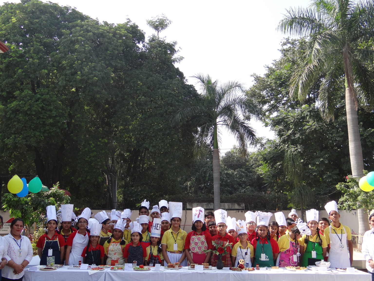 आदर्श पब्लिक स्मार्ट स्कूल में स्वस्थ भोजन प्रतियोगिता आयोजित