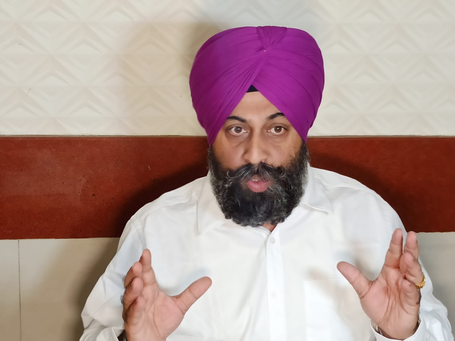 पीजीआई कर्मचारी संघ (गैर-संकाय) ने पी जी आई प्रबंधन पर व्यक्ति विशेष को लाभ पहुंचाने के लगाए आरोप