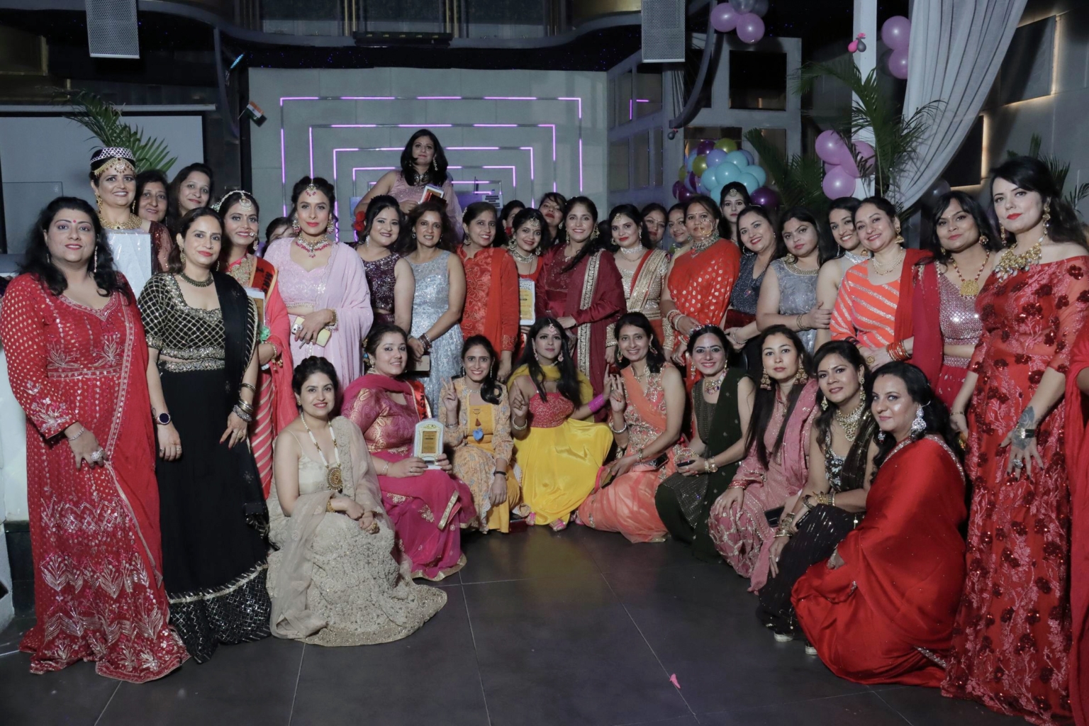 दिवास क्लब द्वारा मिसेज़ करवा क्वीन 2022